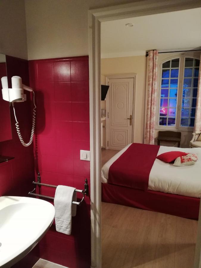 Hotel Les Deux Magots ลาโรช-แบร๋นารด์ ภายนอก รูปภาพ
