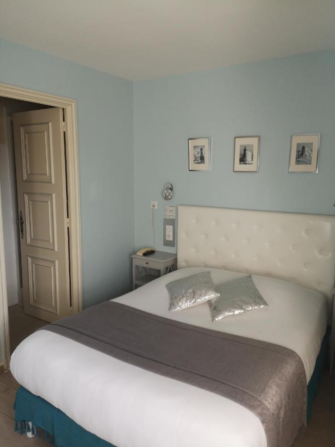 Hotel Les Deux Magots ลาโรช-แบร๋นารด์ ภายนอก รูปภาพ