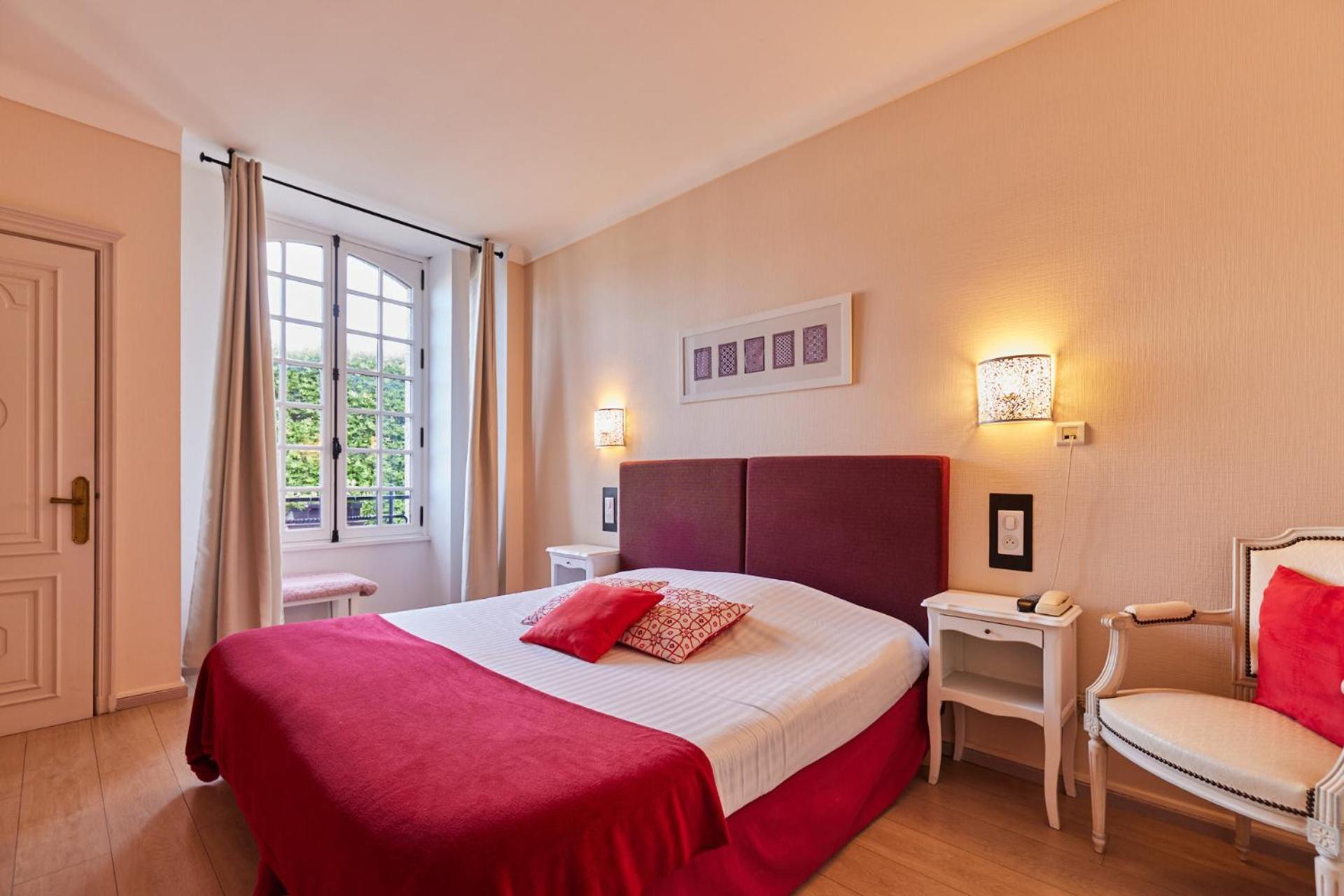 Hotel Les Deux Magots ลาโรช-แบร๋นารด์ ภายนอก รูปภาพ