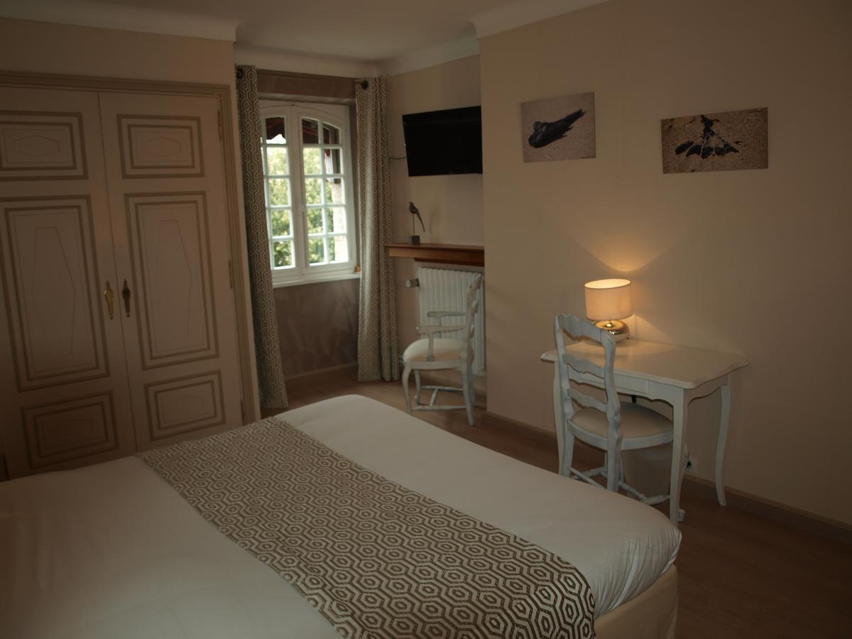 Hotel Les Deux Magots ลาโรช-แบร๋นารด์ ภายนอก รูปภาพ