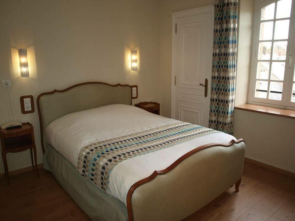 Hotel Les Deux Magots ลาโรช-แบร๋นารด์ ภายนอก รูปภาพ