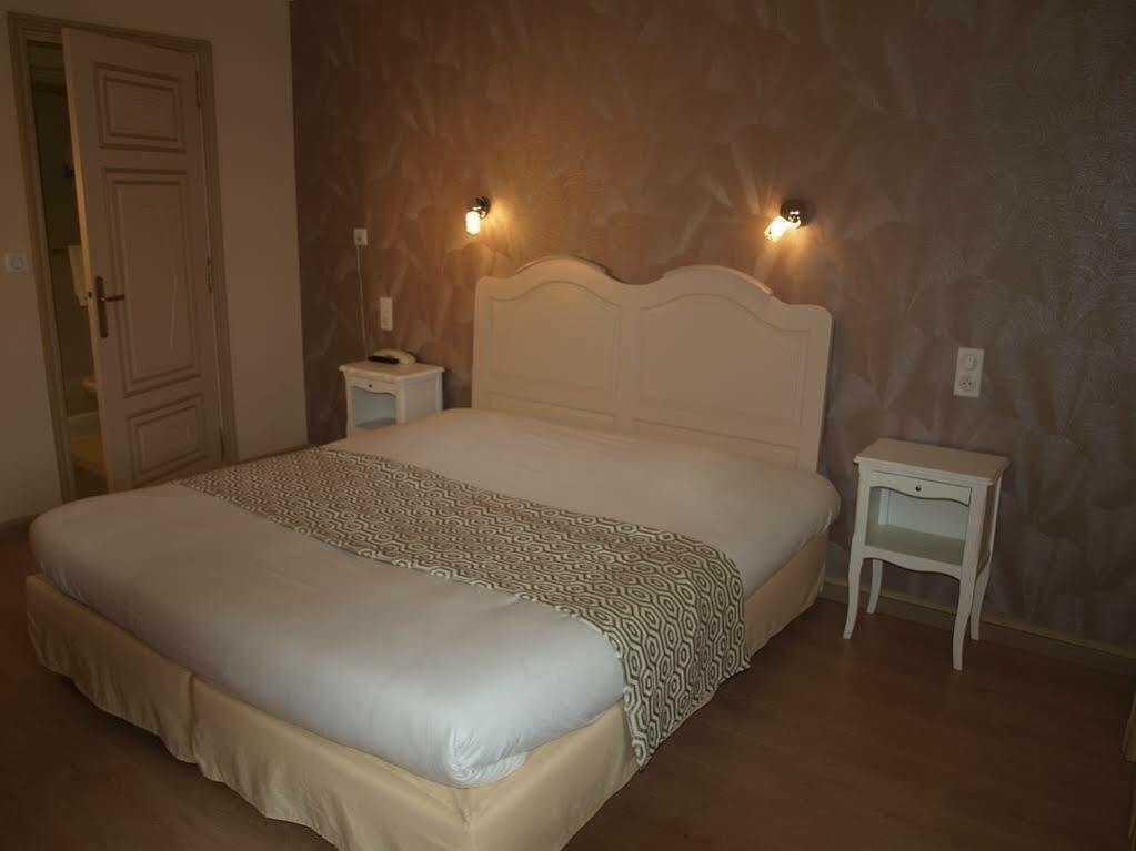Hotel Les Deux Magots ลาโรช-แบร๋นารด์ ภายนอก รูปภาพ