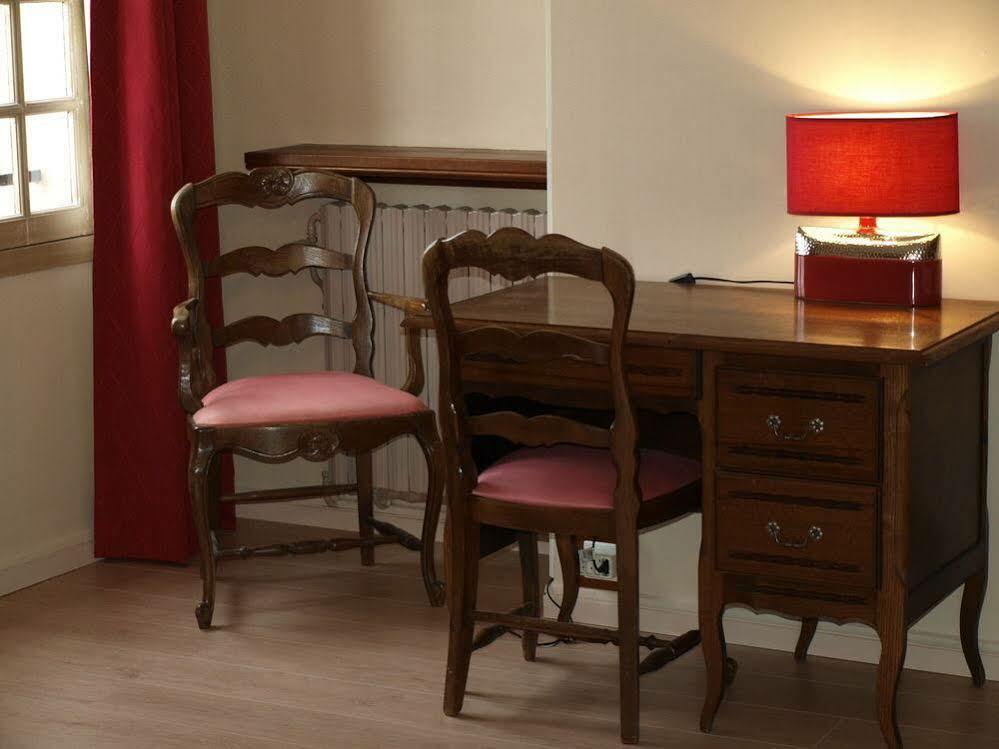 Hotel Les Deux Magots ลาโรช-แบร๋นารด์ ภายนอก รูปภาพ