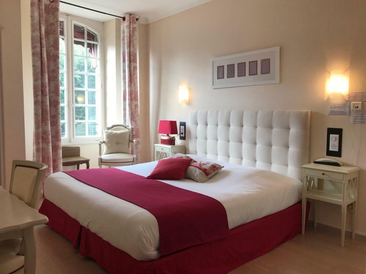 Hotel Les Deux Magots ลาโรช-แบร๋นารด์ ภายนอก รูปภาพ